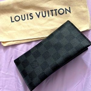Authentic Louis Vuitton Damier Grapite Card Wallet